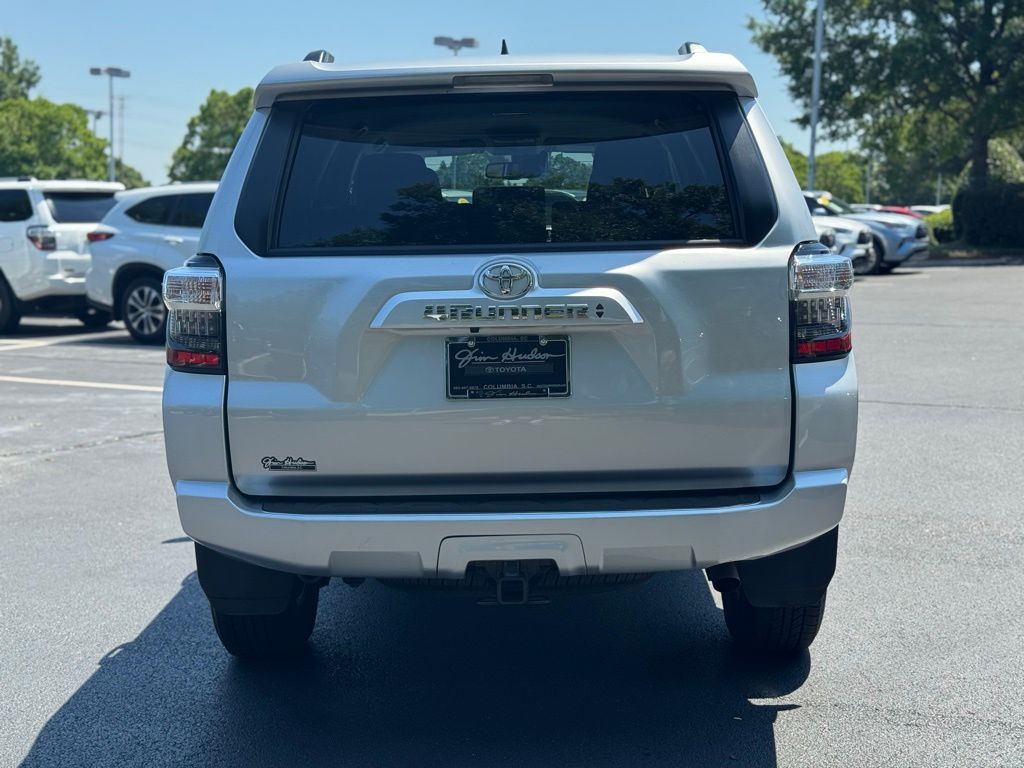 2024 Toyota 4Runner SR5 photo 8