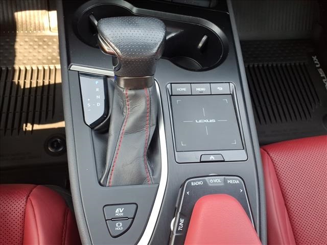 2022 Lexus UX 250h F SPORT photo 24