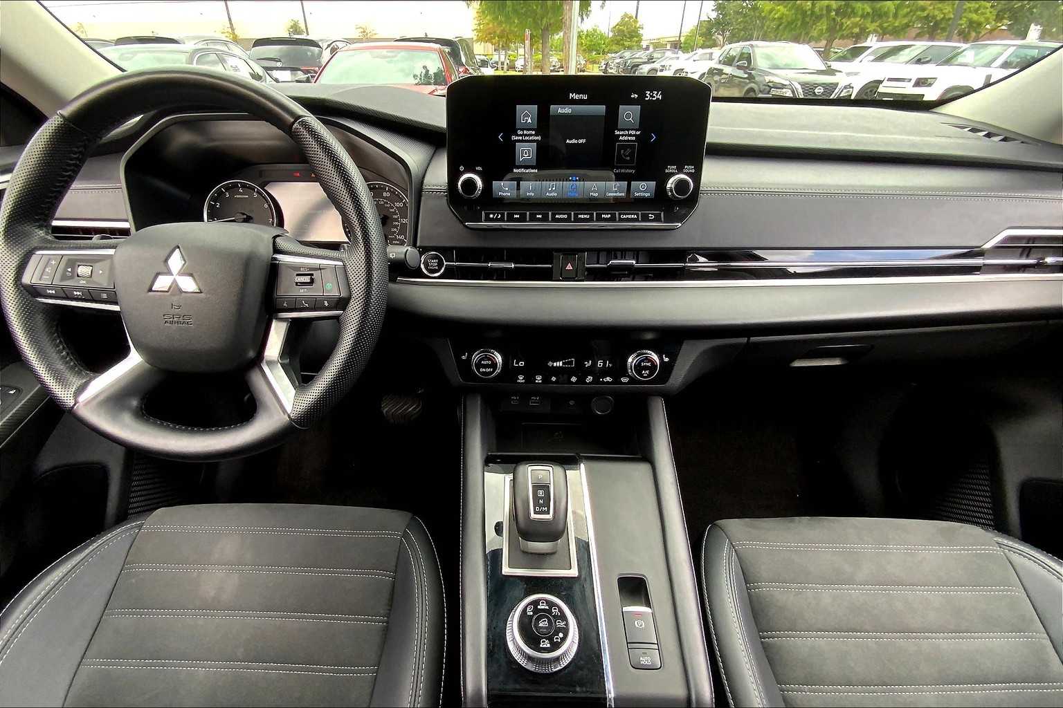 2024 Mitsubishi Outlander SE photo 11