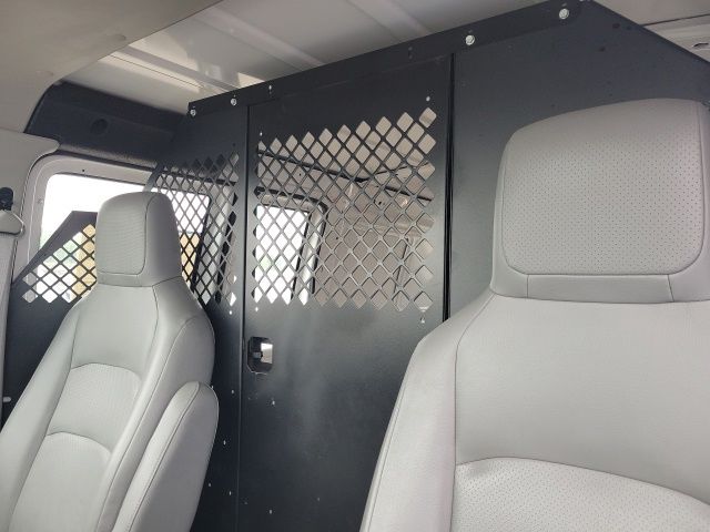 2013 Ford E-150 photo 7