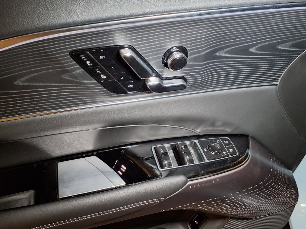 2025 Cadillac Lyriq Sport photo 14