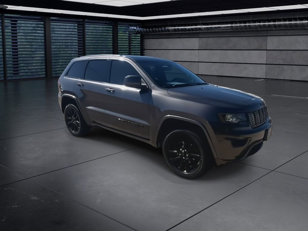 2018 Jeep Grand Cherokee Altitude photo 2