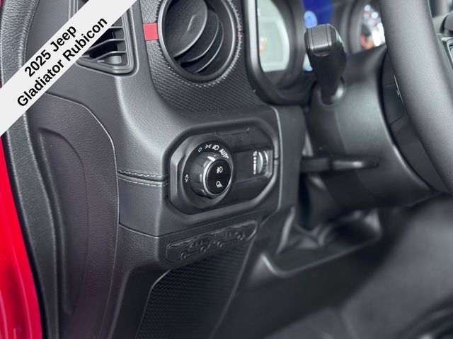 2025 Jeep Gladiator Rubicon photo 18