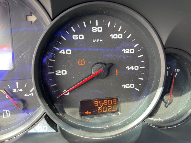 2010 Porsche Cayenne Base photo 20