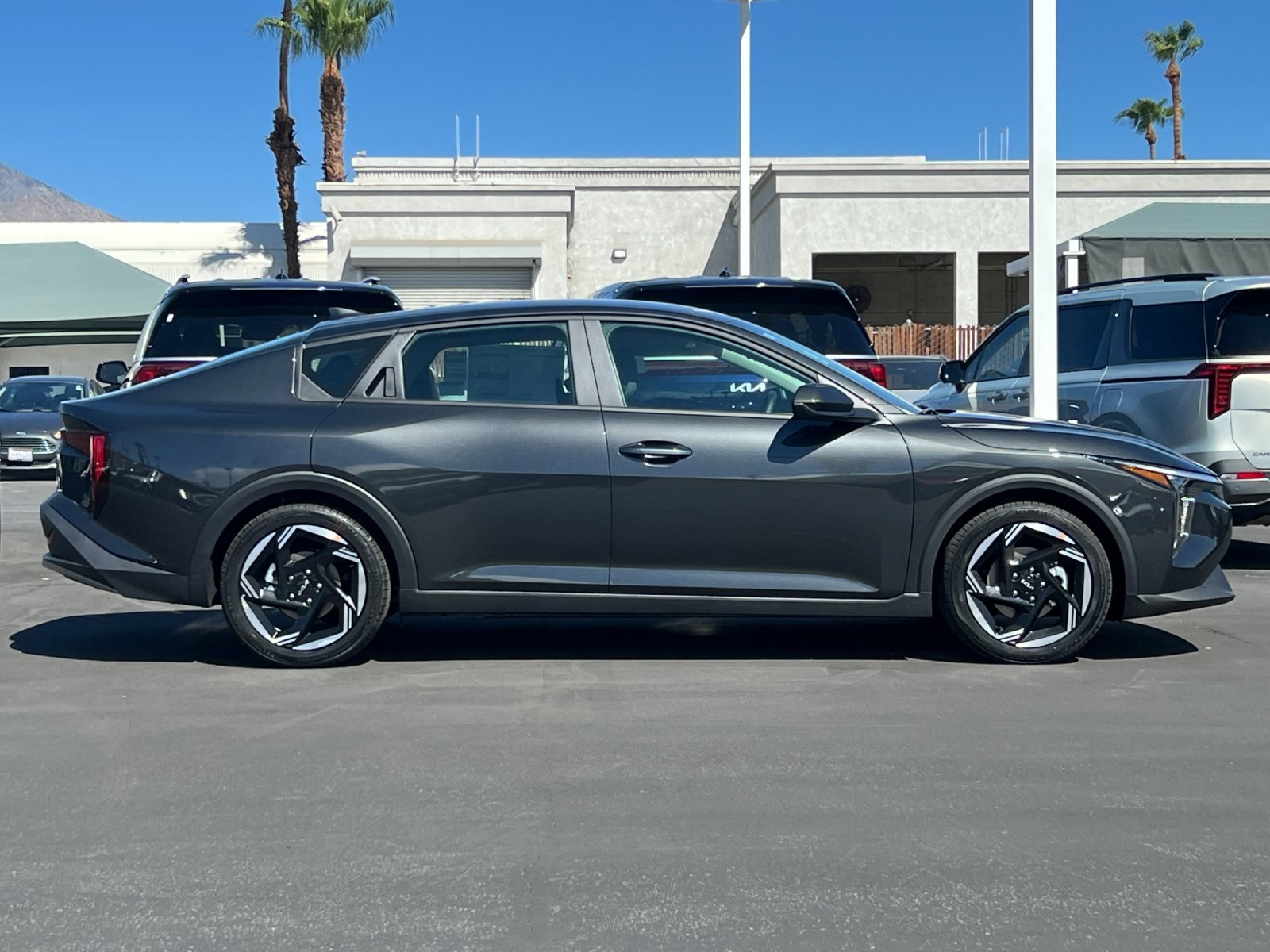 2025 Kia K4 EX photo 2