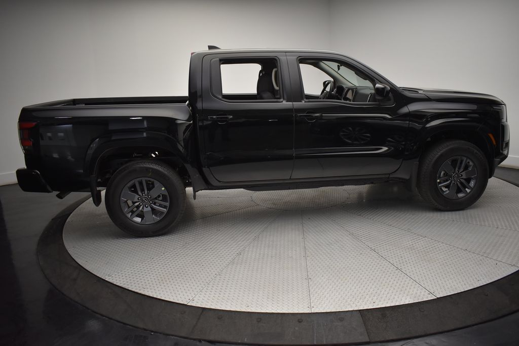 2025 Nissan Frontier SV photo 4