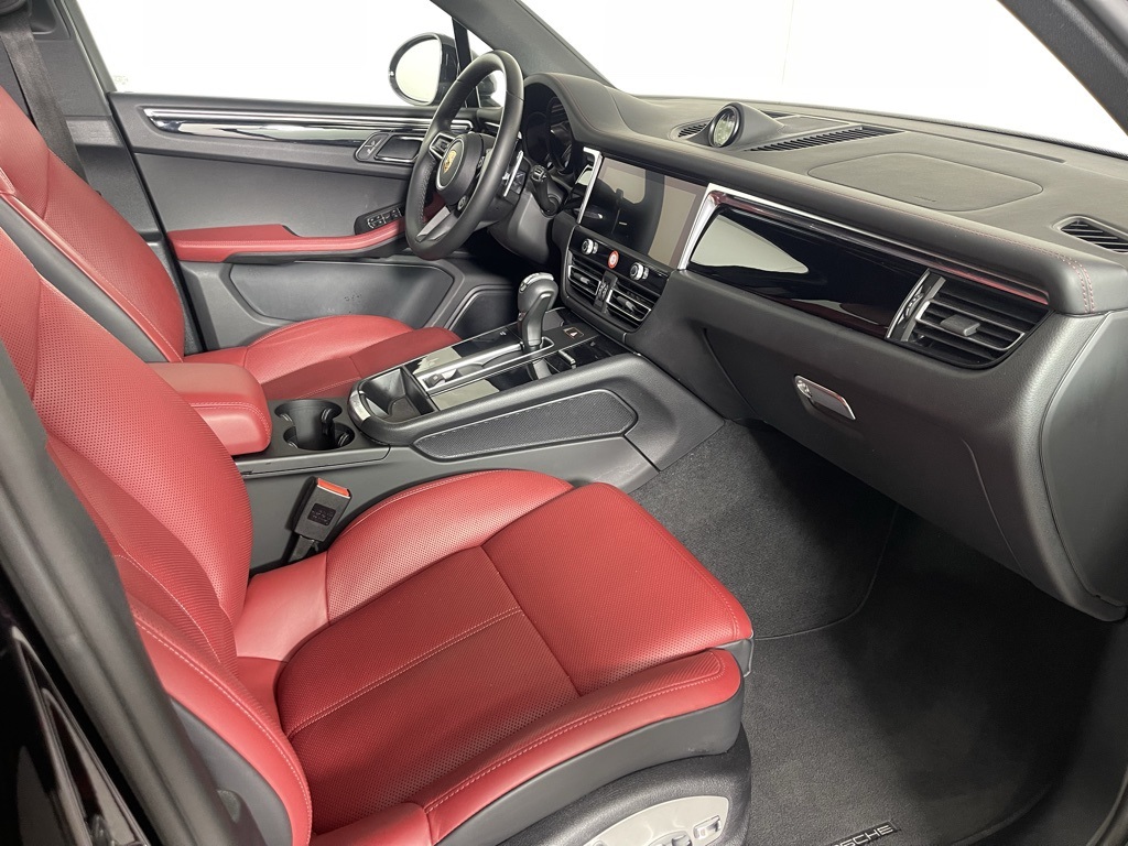 2023 Porsche Macan S photo 18