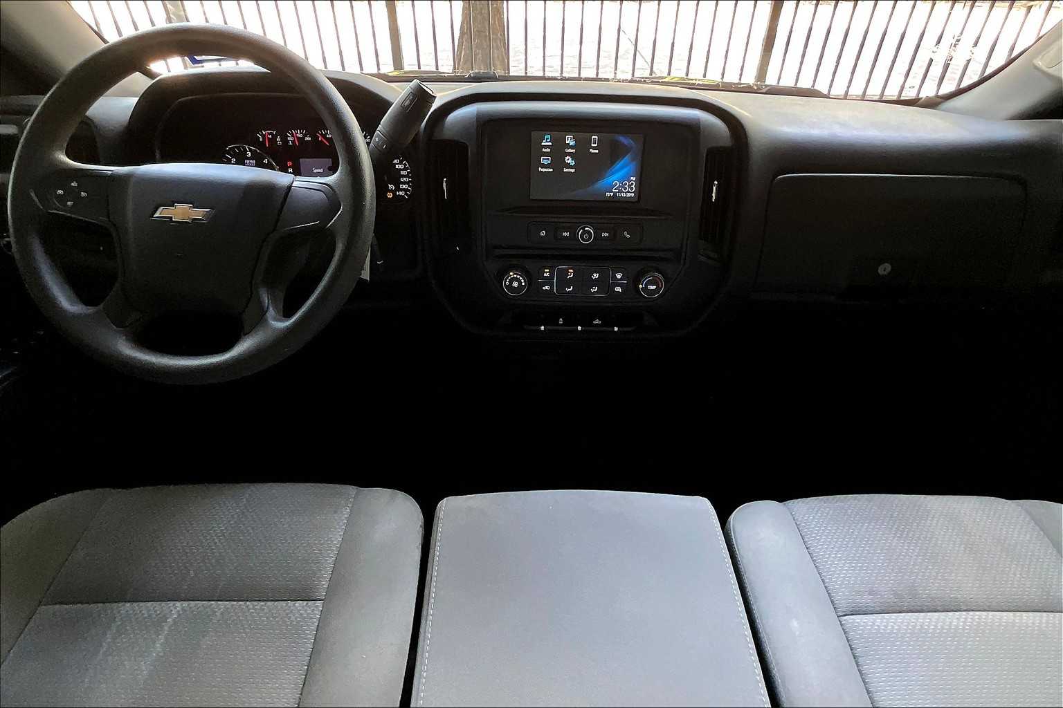 2018 Chevrolet Silverado 1500 Custom photo 14