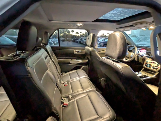 2022 Ford Explorer XLT photo 14