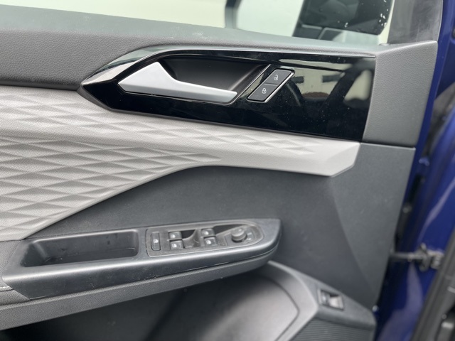 2024 Volkswagen Taos S photo 2