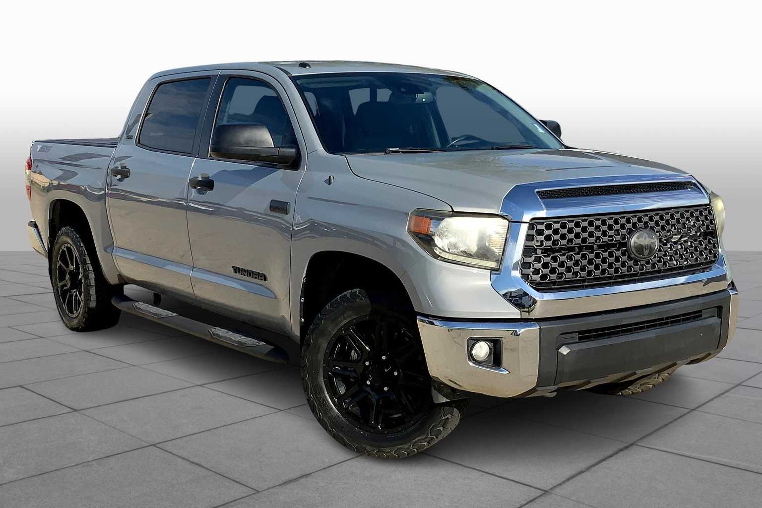 2018 Toyota Tundra SR5 photo 2