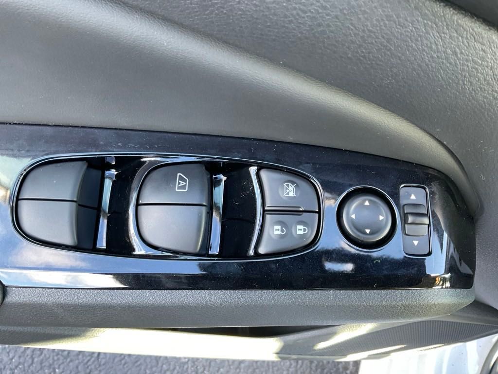 2025 Nissan Altima 2.5 SR photo 14