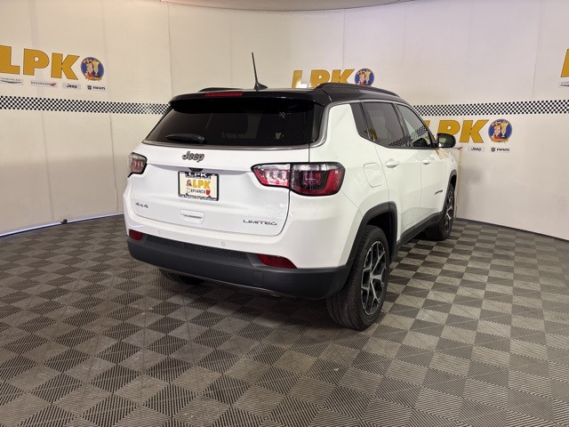 2024 Jeep Compass Limited photo 3