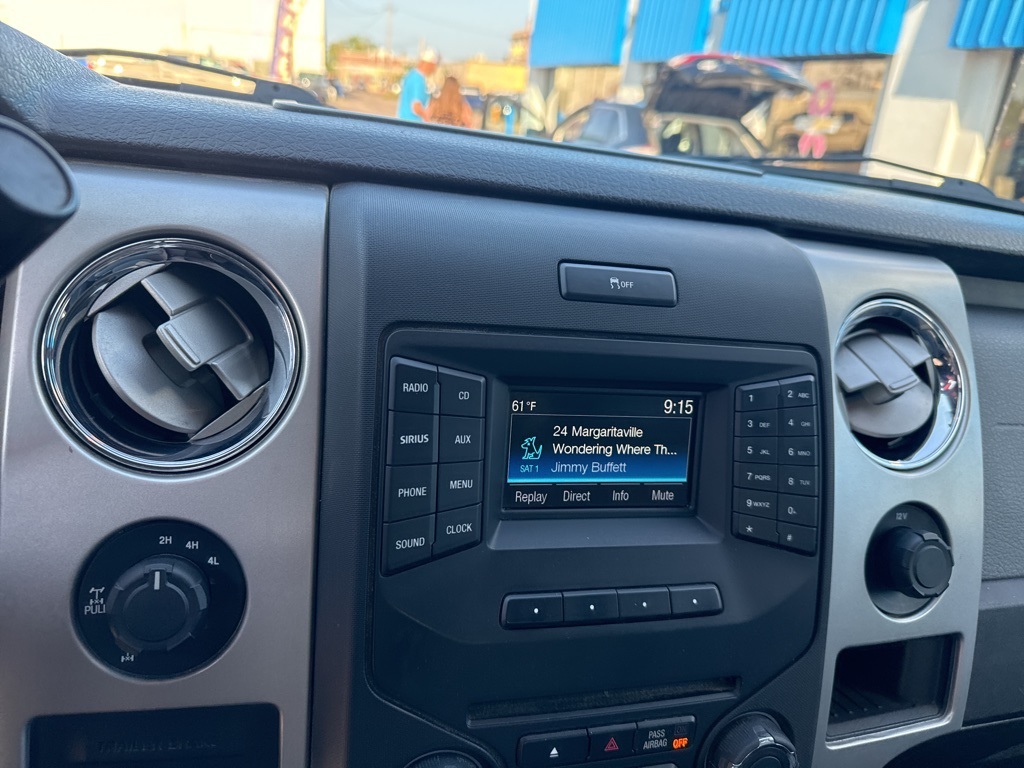 2014 Ford F-150 XLT photo 21