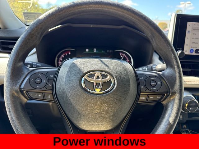 2024 Toyota RAV4 XLE photo 13