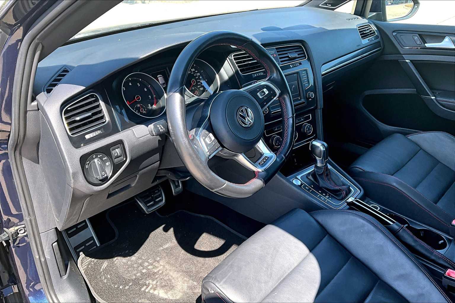 2017 Volkswagen Golf GTI Sport SE Autobahn photo 16