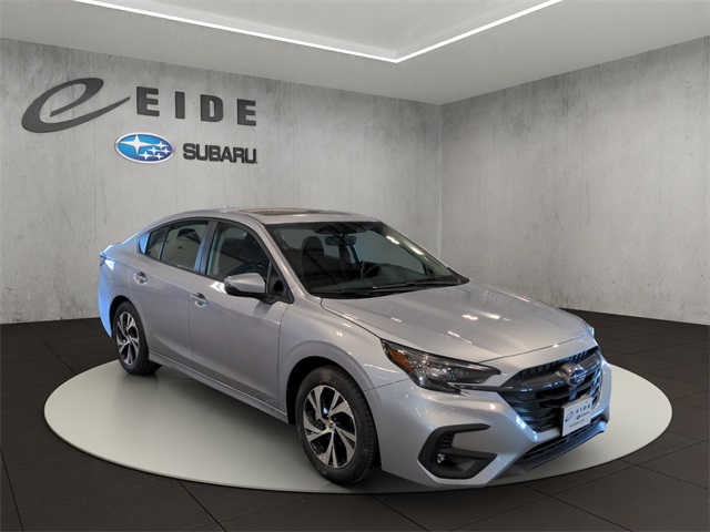 2025 Subaru Legacy Premium's photo