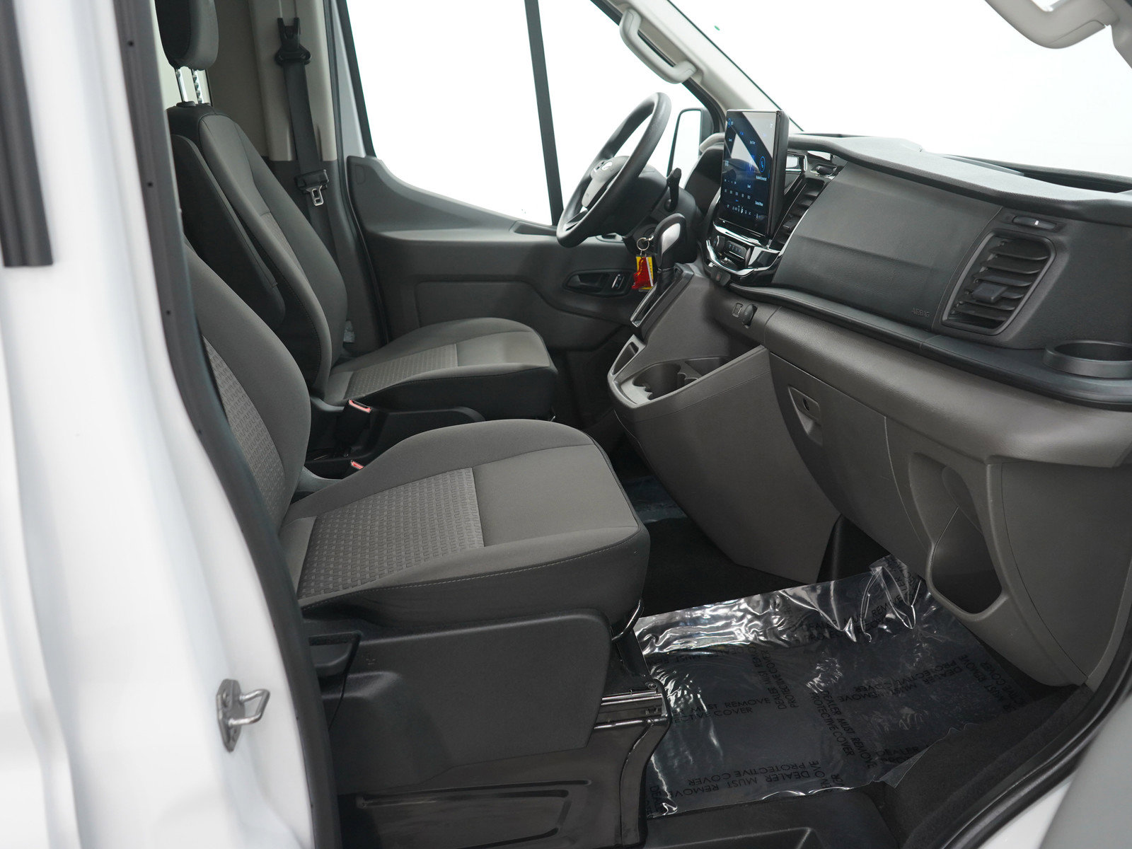 2024 Ford Transit Passenger XLT photo 4