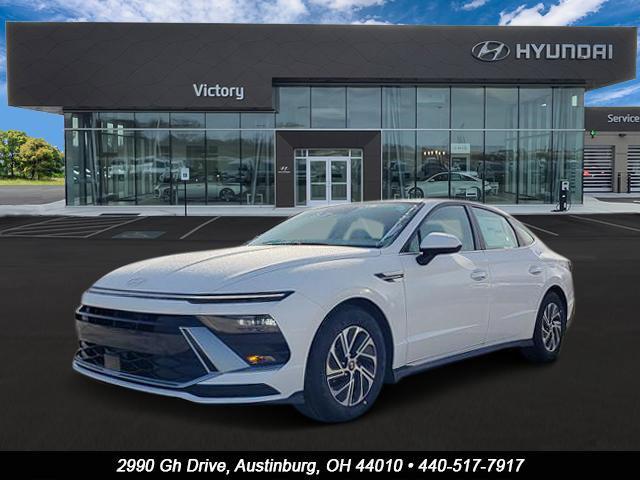 2026 Hyundai Sonata Hybrid Blue's photo