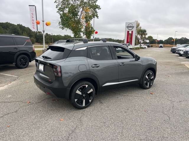 2026 Nissan Kicks SR photo 4