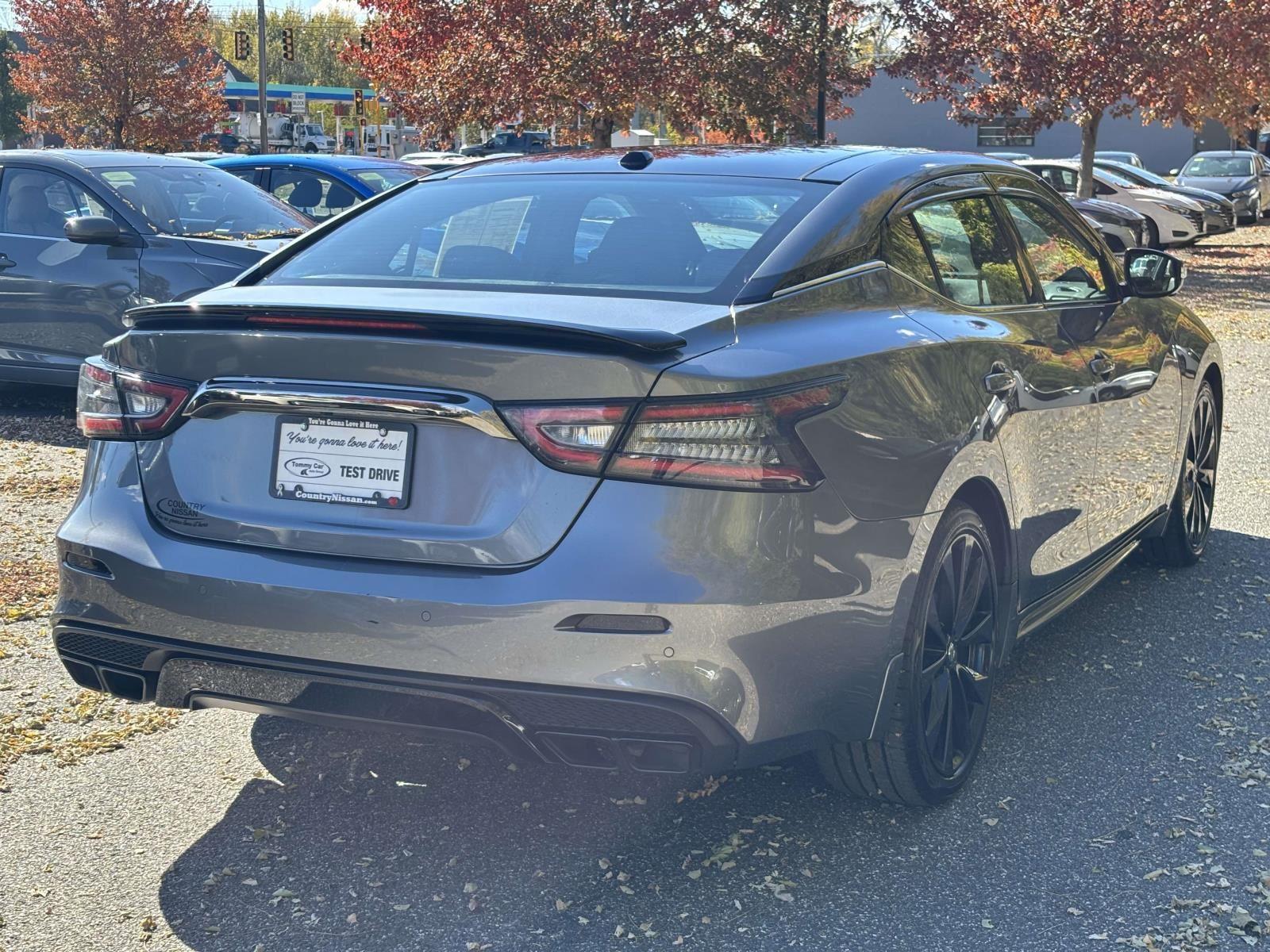 2019 Nissan Maxima SR photo 4