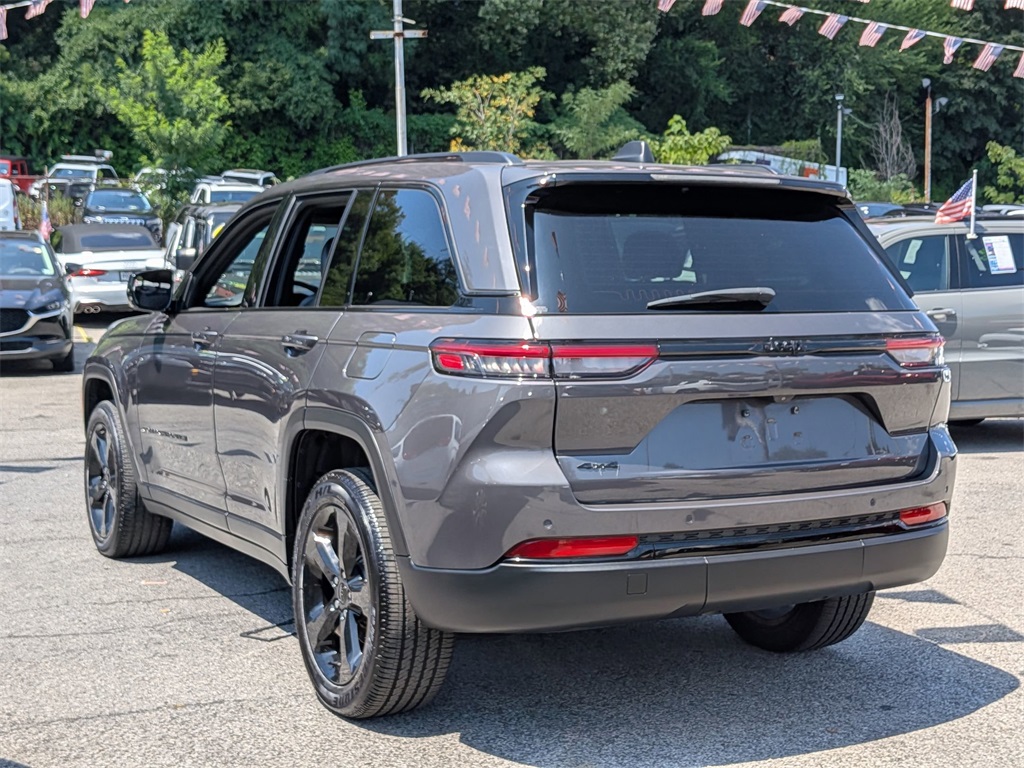 2023 Jeep Grand Cherokee Altitude photo 8