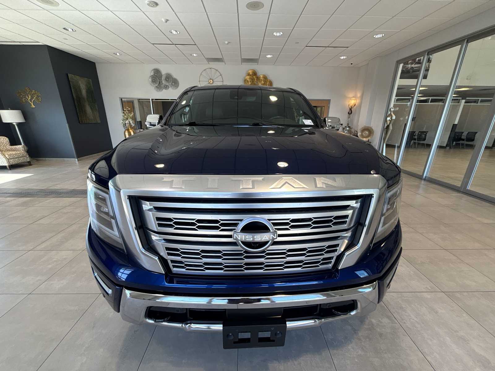 2023 Nissan Titan Platinum Reserve photo 7