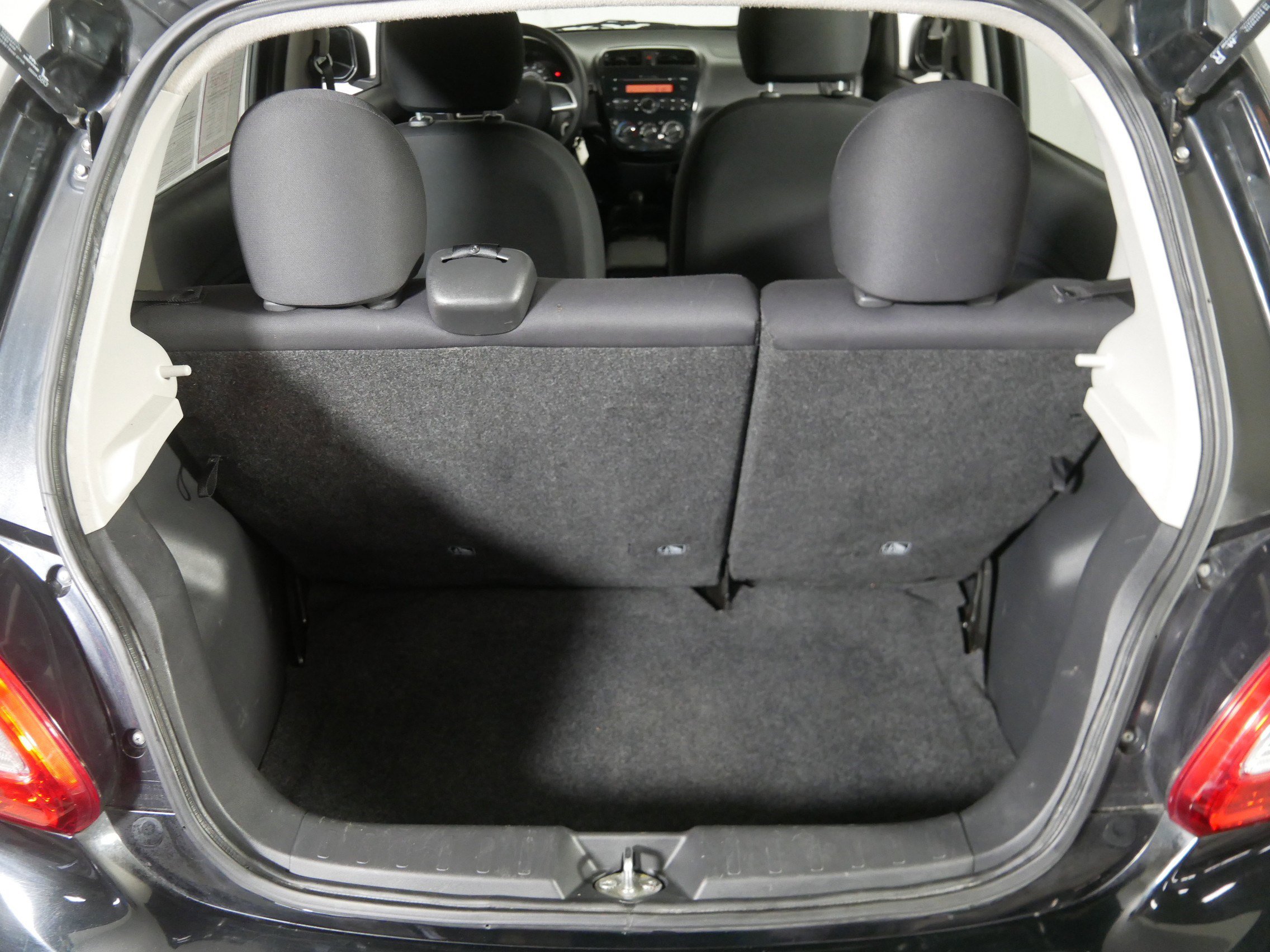 2017 Mitsubishi Mirage ES photo 18