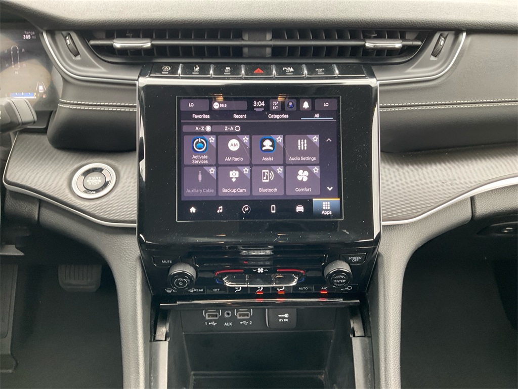 2023 Jeep Grand Cherokee Laredo photo 10