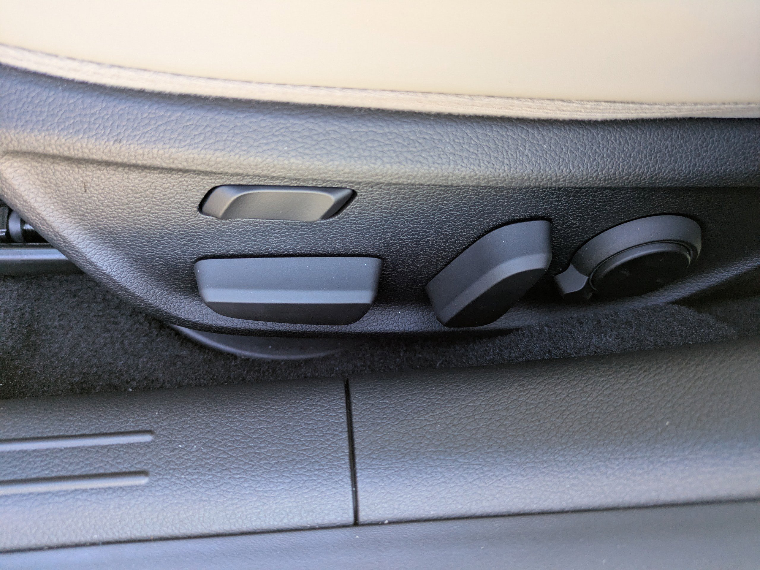 2023 Genesis G70 3.3T photo 16