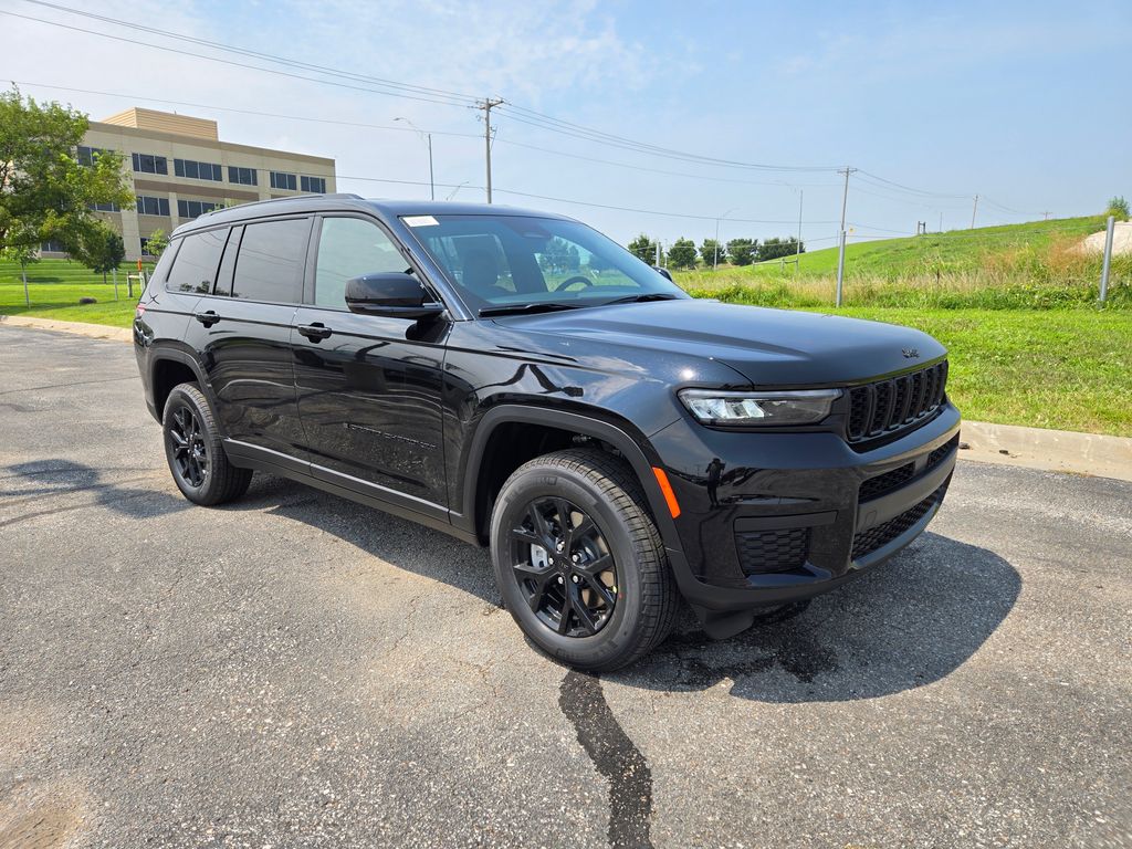 2025 Jeep Grand Cherokee L Altitude's photo