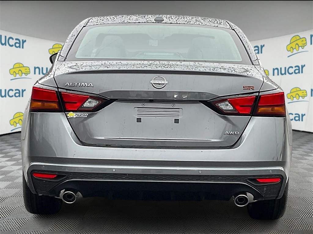 2025 Nissan Altima 2.5 SR photo 3