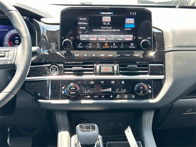 2024 Nissan Pathfinder Platinum photo 12