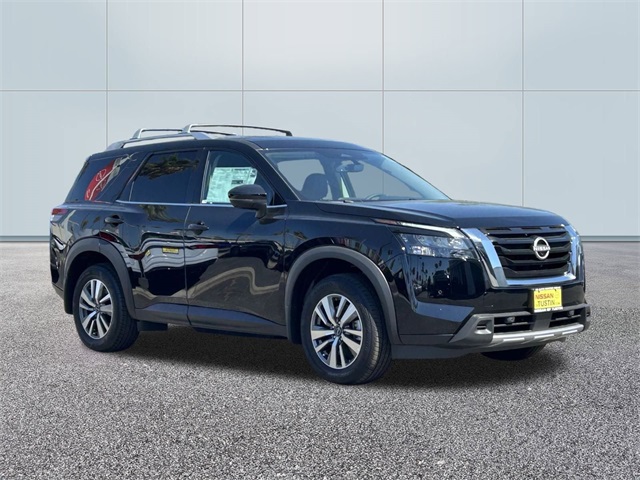 2025 Nissan Pathfinder SL photo 3