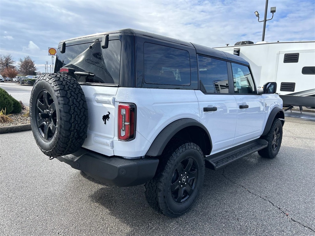 2025 Ford Bronco Outer Banks photo 4