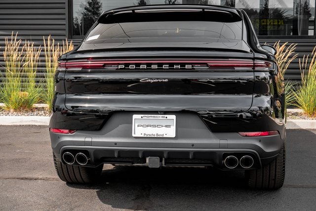 2025 Porsche Cayenne Coupe photo 9