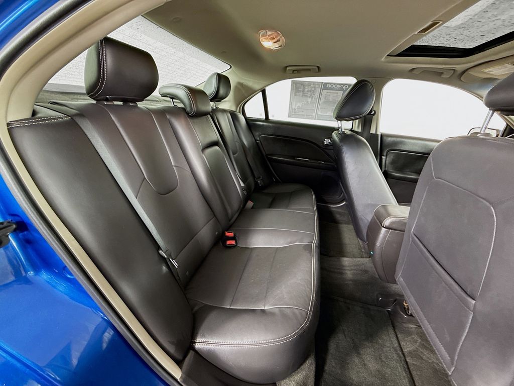2012 Ford Fusion SEL photo 26