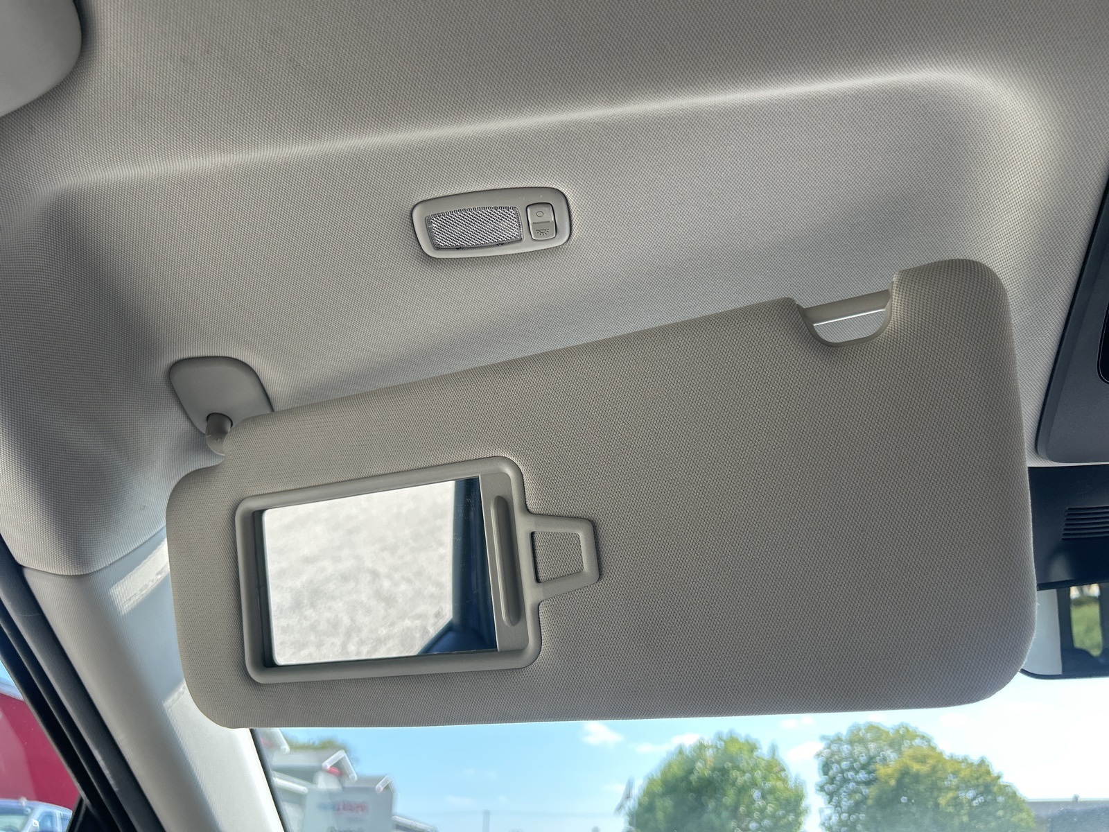 2024 Kia Carnival LX photo 18