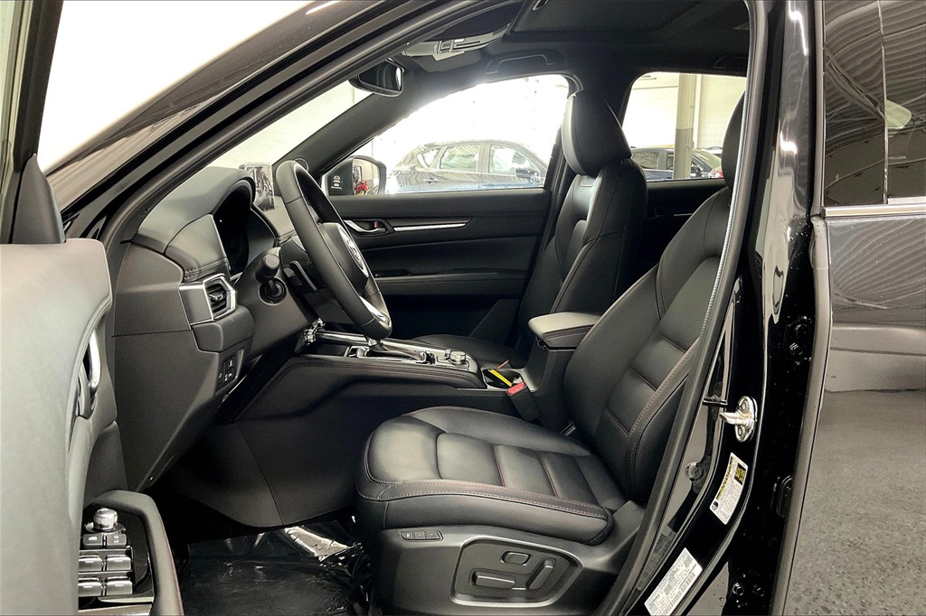 2025 MAZDA CX-5 - Image 8