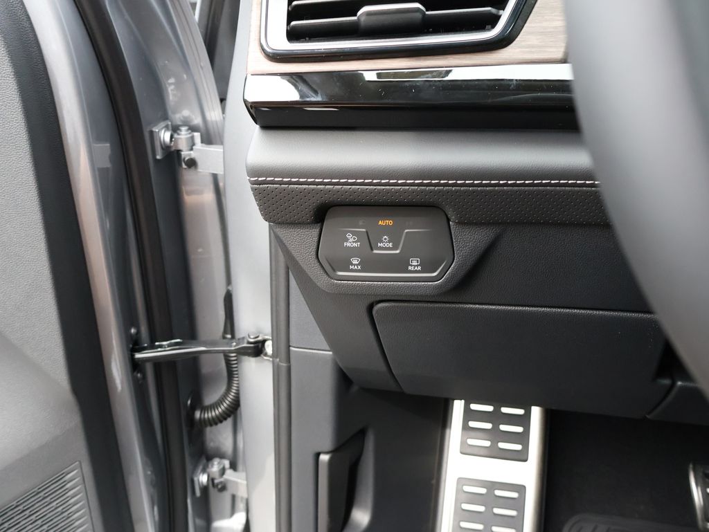 2025 Volkswagen Atlas SEL Premium R-Line photo 34
