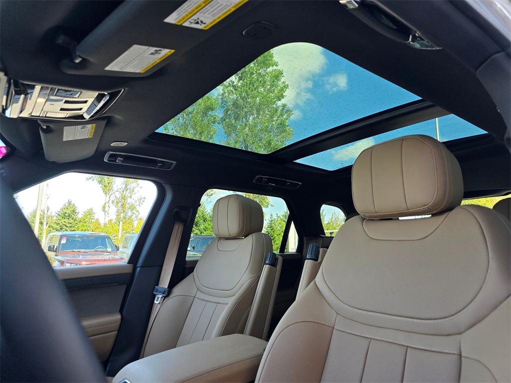 2025 Land Rover Range Rover Sport SE photo 20
