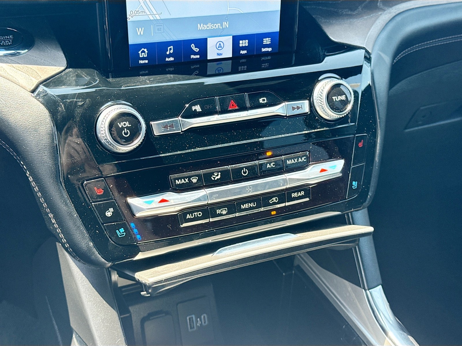 2022 Ford Explorer Platinum photo 19
