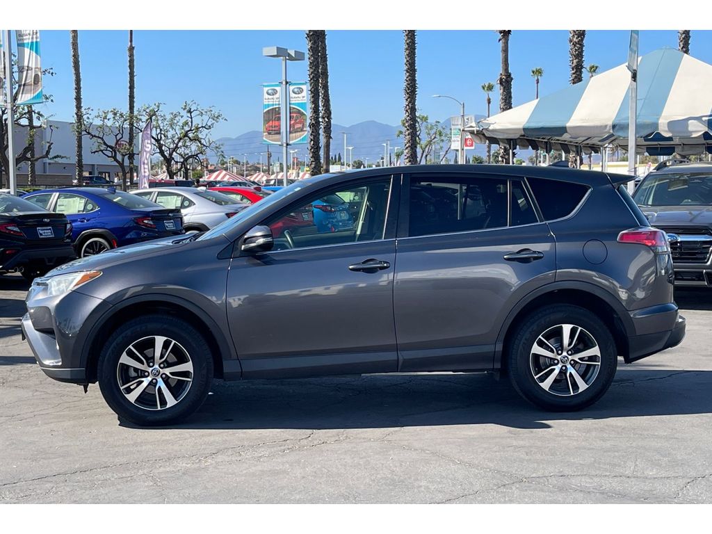 2017 Toyota RAV4 XLE photo 2