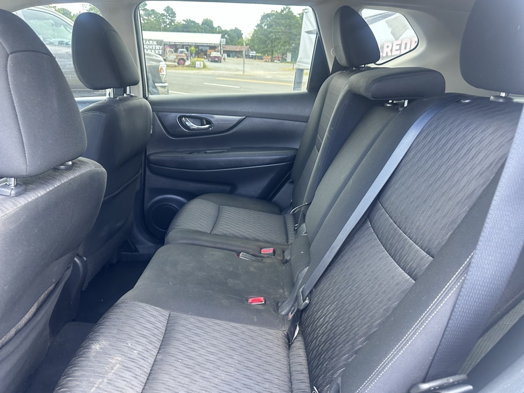 Used 2018 Nissan Rogue SV with VIN KNMAT2MT0JP559858 for sale in Heber Springs, AR