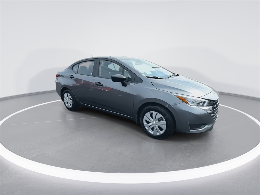 2025 Nissan Versa 1.6 S photo 2