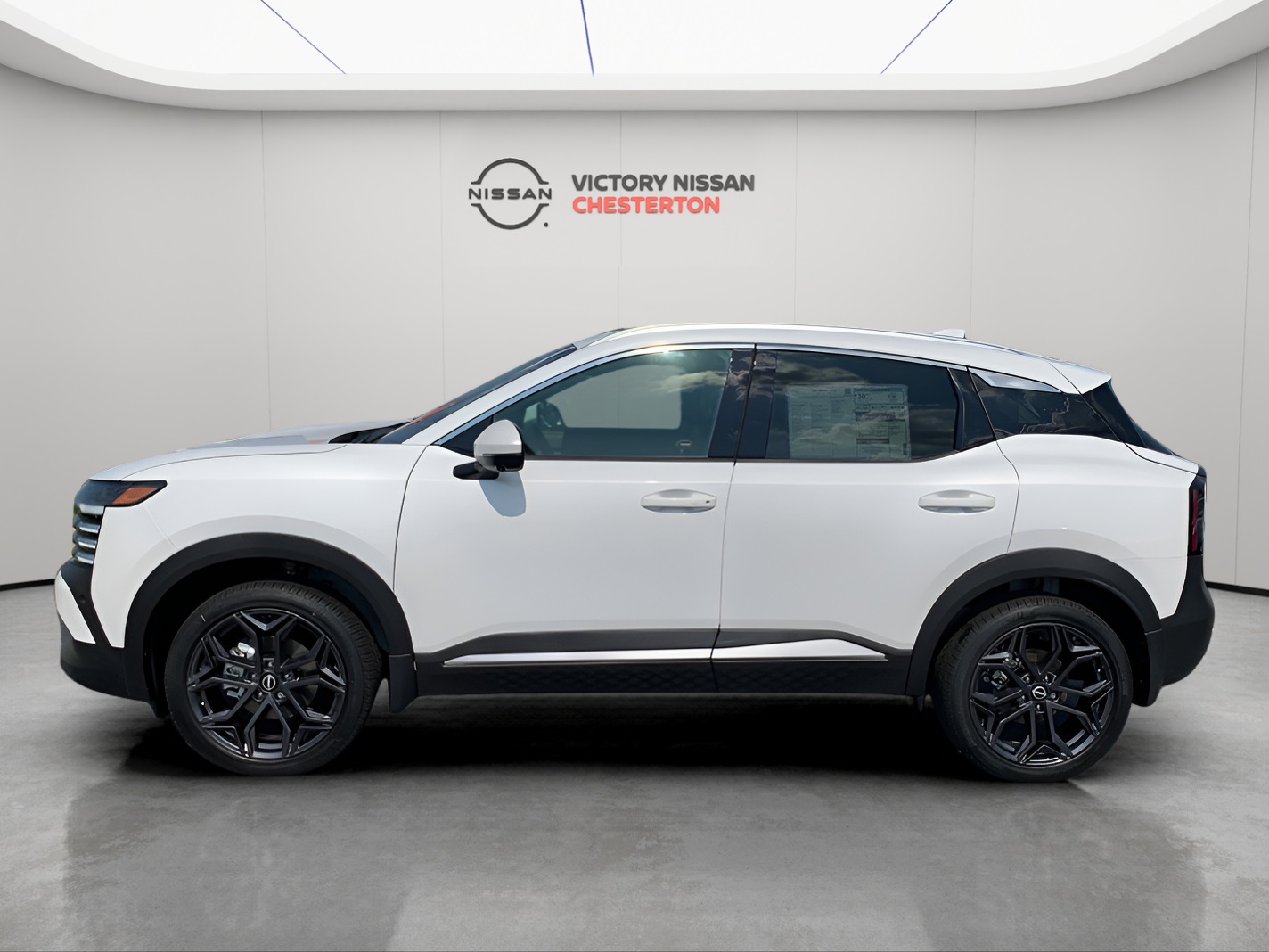 2025 Nissan Kicks SR photo 2