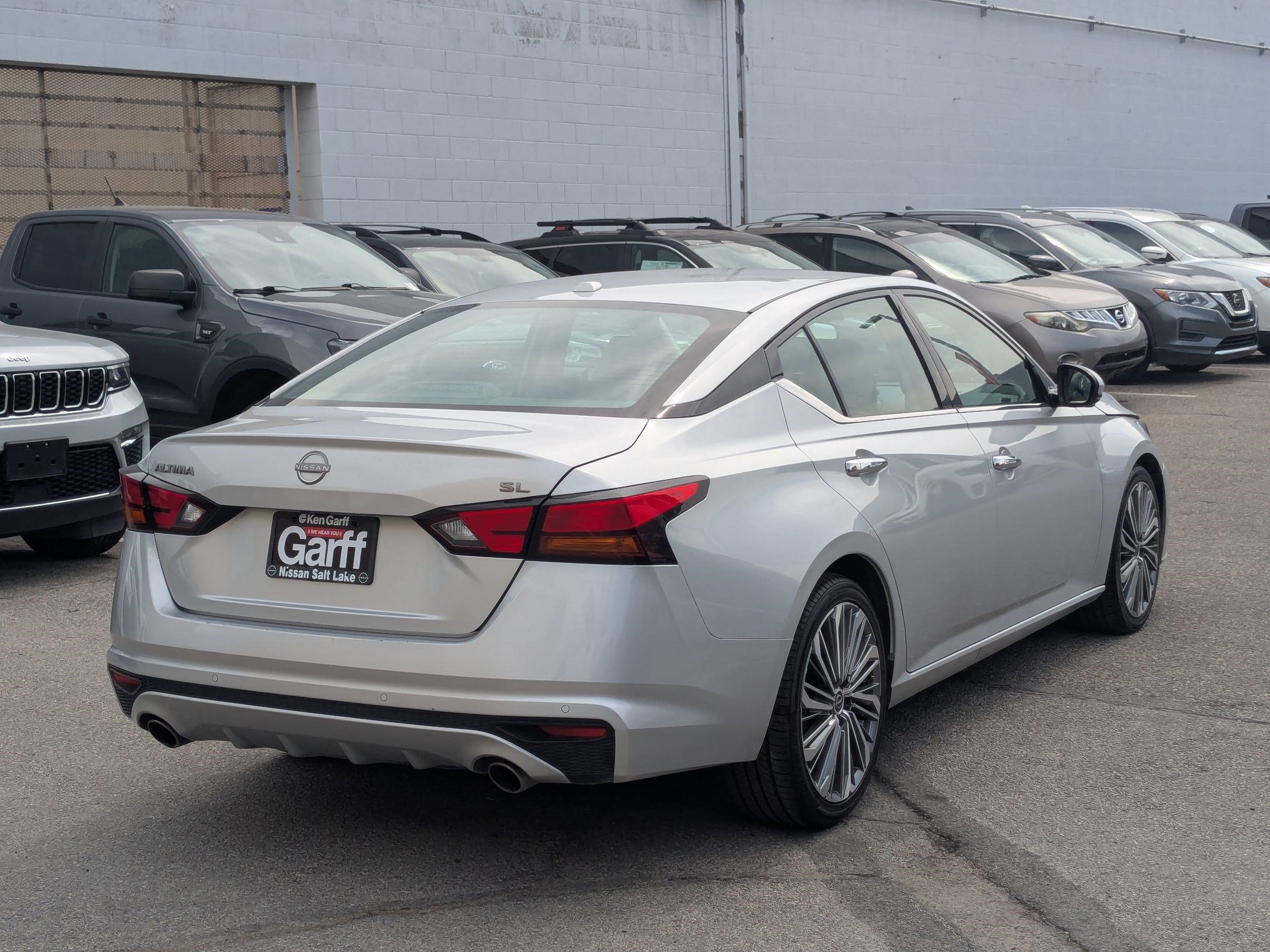 2023 Nissan Altima 2.5 SL photo 3