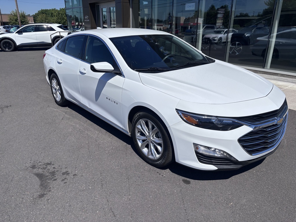 2023 Chevrolet Malibu 1LT photo 3