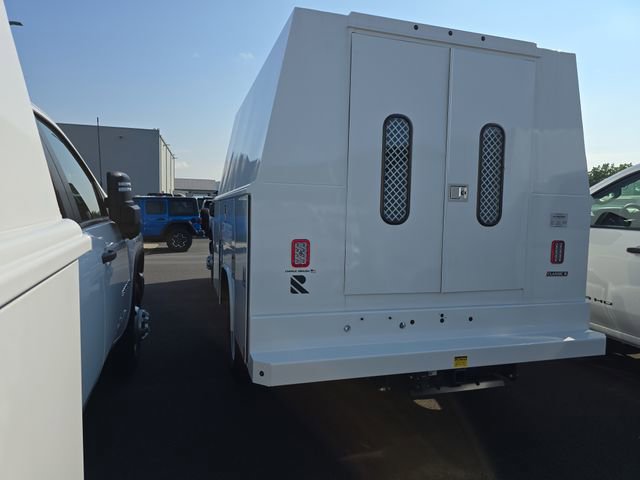 2025 Chevrolet Silverado 3500HD Work Truck photo 2