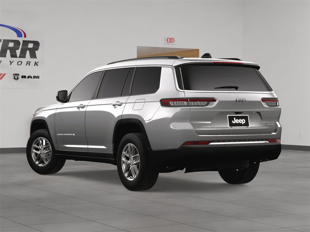 2025 Jeep Grand Cherokee Laredo photo 4